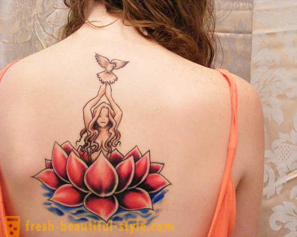 Tattoo „Lotus“: Implikationen für Mädchen