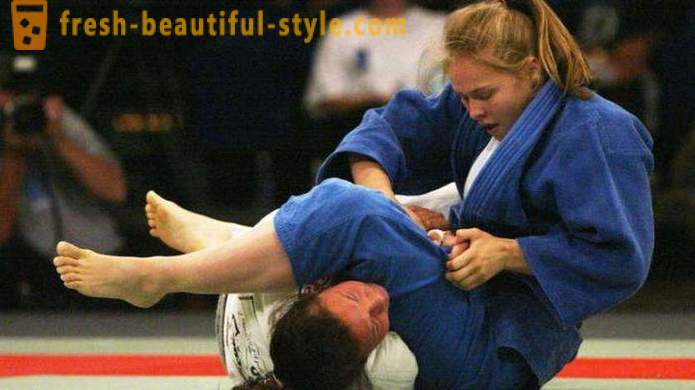 Was unterscheidet sie von Sambo Judo: Vergleich von Techniken und Regeln