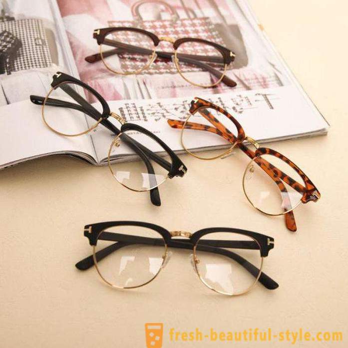 Branding Brille mit Klarglas: Eigenschaften, Modelle und Bewertungen