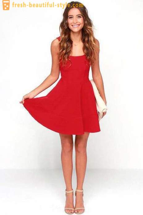 Red Cocktail-Kleid: wie zu wählen und was zu tragen
