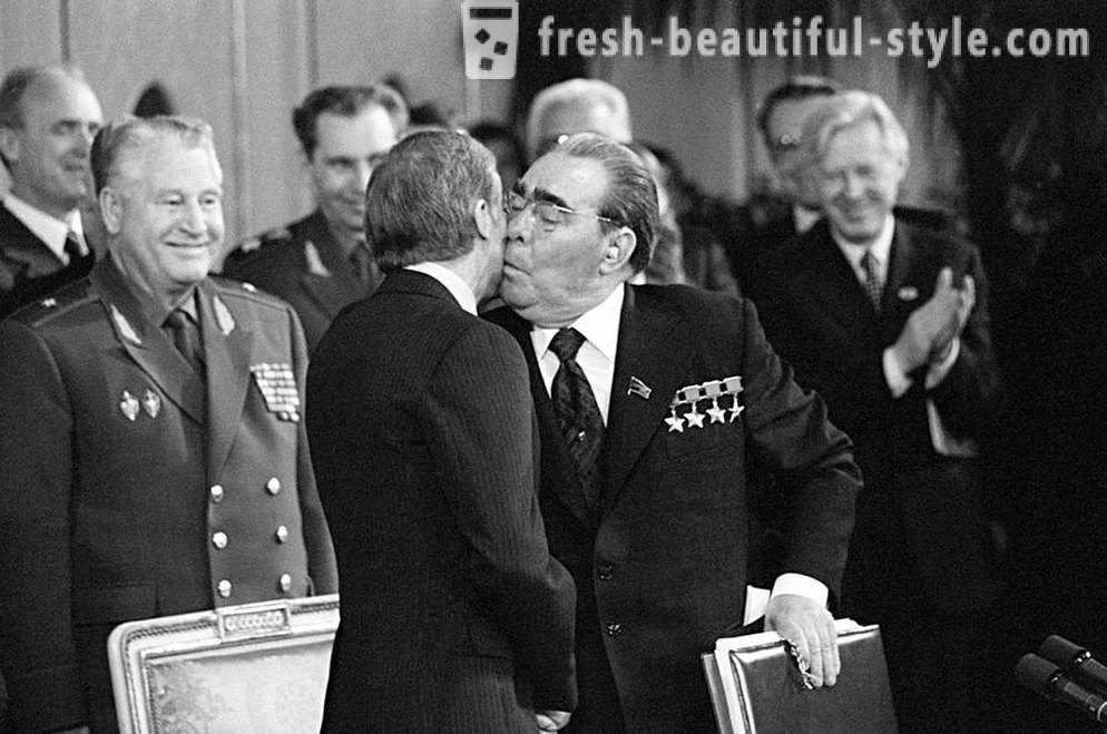 Als Weltführer versucht Breschnew zu vermeiden küssen