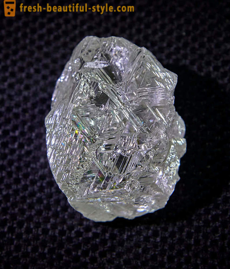 In Jakutien hat einen einzigartigen Diamanten mit einem Gewicht von fast 200 Karat gefunden