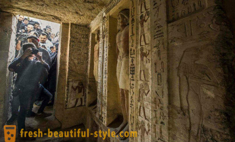 In Ägypten entdeckt das Grab eines Priesters