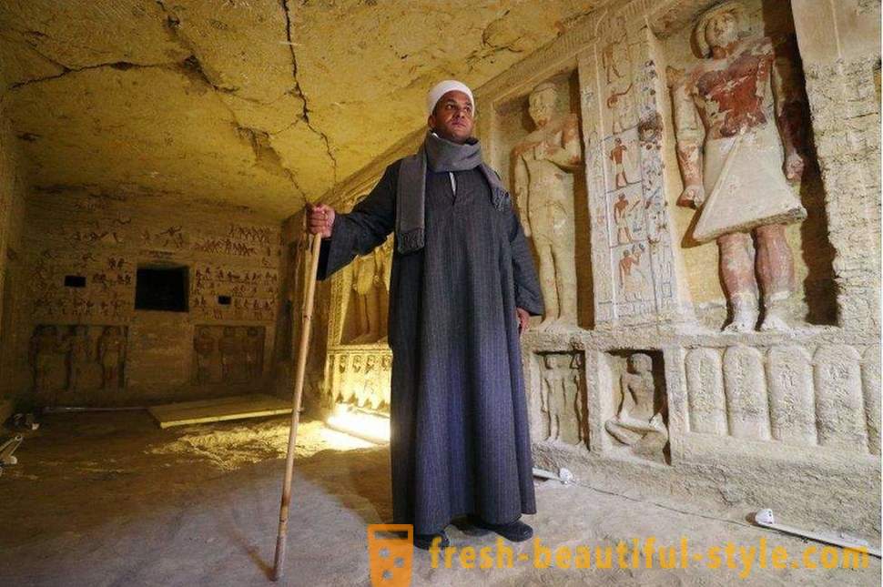 In Ägypten entdeckt das Grab eines Priesters