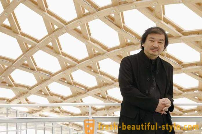 Japanischer Architekt schafft ein Haus aus Papier, Karton und Pappe