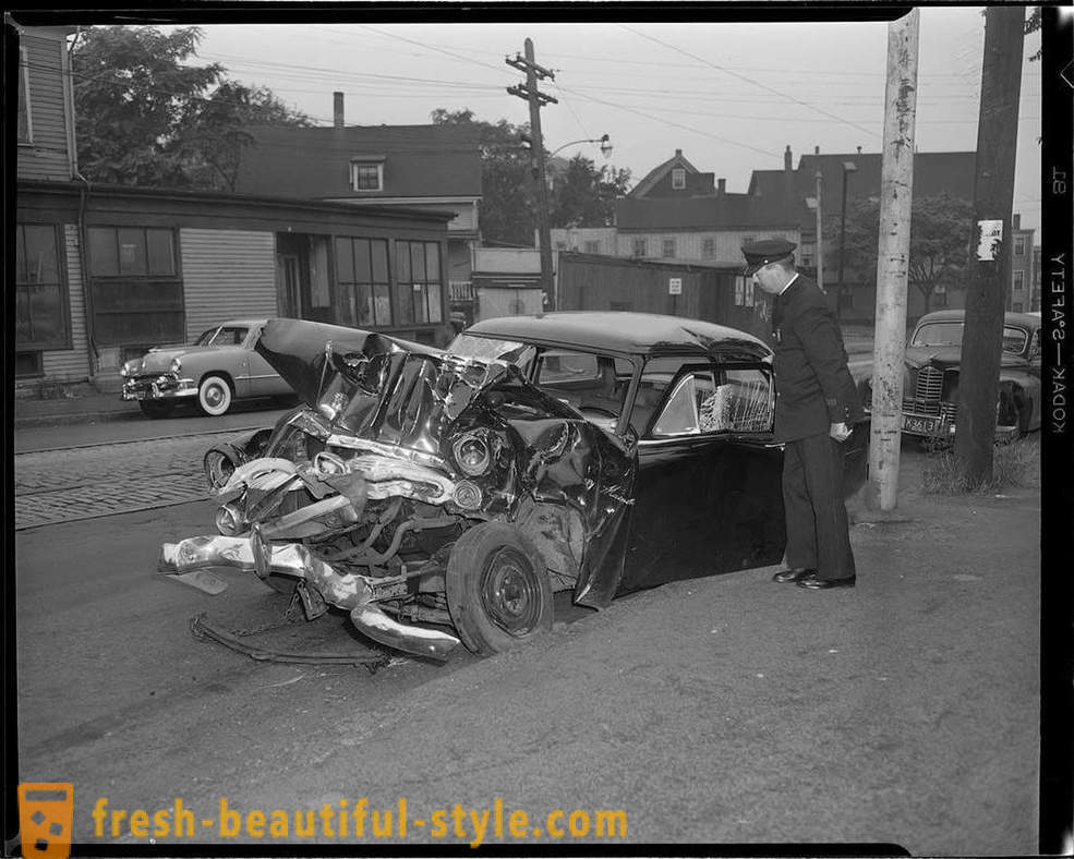 Fotosammlung von Unfällen auf den Straßen von Amerika in den Jahren 1930-1950