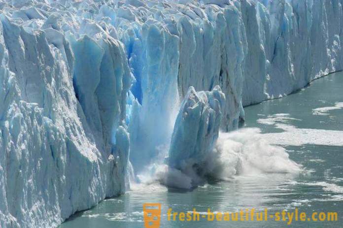 Grönland Dorf von einem riesigen Eisberg bedroht
