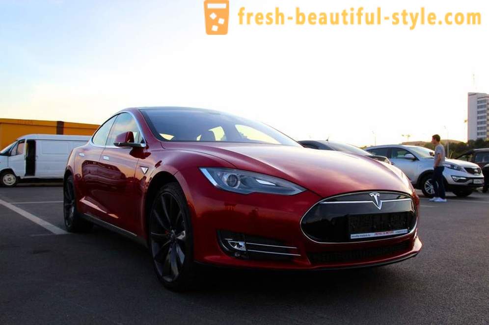 Der Besitzer von „Tesla“ berichtet, keine Ausfälle und ein halbes Jahr