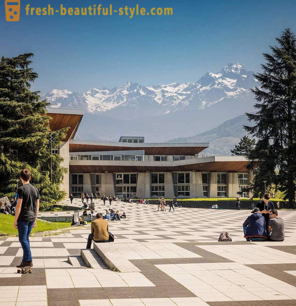Die Schönheit der berühmten Universitäten der Welt