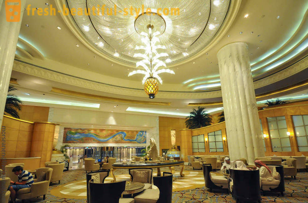 Gehen Sie auf dem Luxushotel Grand Hyatt Dubai