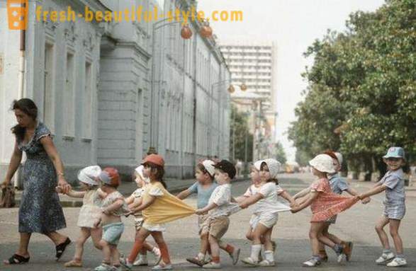Sowjetischer Kindergarten für einen Spaziergang