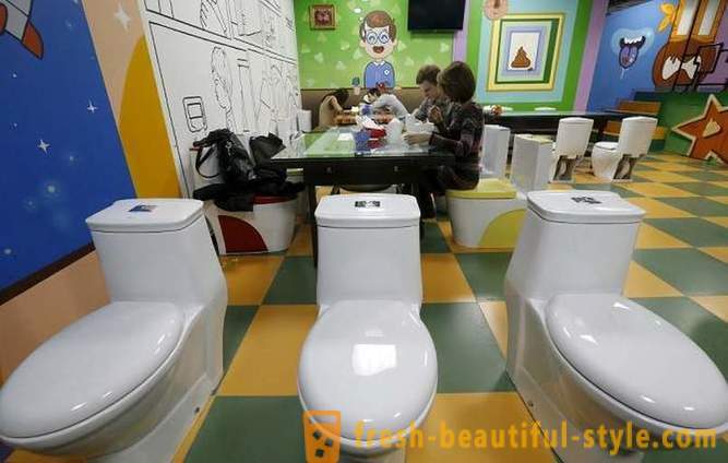 Cafe „Crazy Toilette“ auf dem Arbat