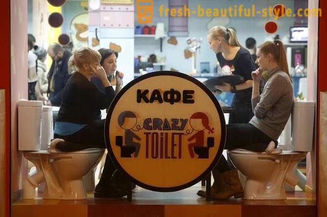 Cafe „Crazy Toilette“ auf dem Arbat
