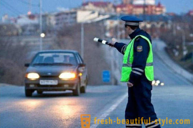 14 wiles der Verkehrspolizei, sollte über jeden Fahrer wissen