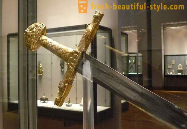 12 berühmteste Schwert, das Legenden bestehen