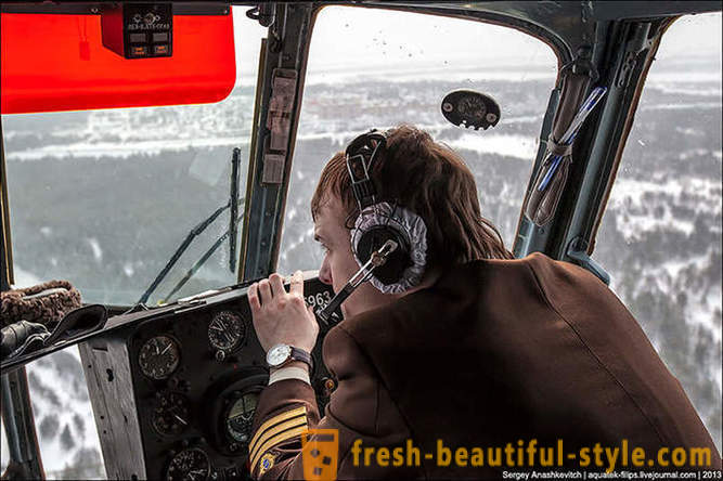 Fliegen mit dem Hubschrauber Mi-8 auf Schnee Surgut