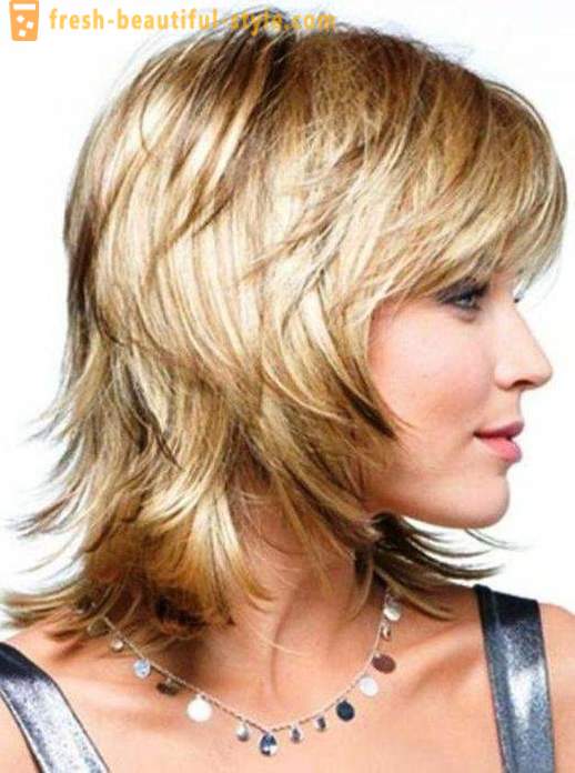 Haircut „double square“ im mittleren und langen Haaren: Foto