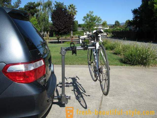 Wie der Fahrradträger auf der Anhängerkupplung installieren