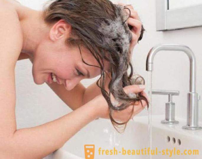 Wie ein Balsam für die Haare zu Hause vorzubereiten?