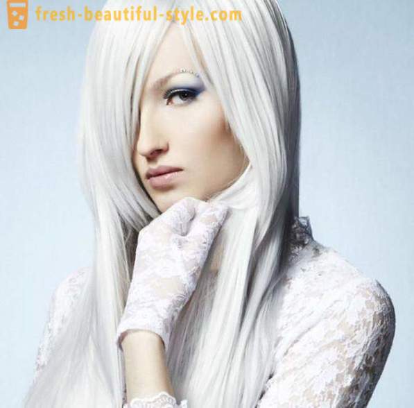 Weiße Haare. Färbung und Pflegetipps