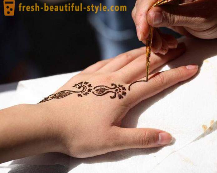 Henna-Tattoos. Wie ein temporäres Henna-Tattoos machen