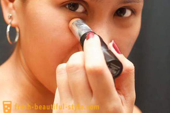 Erste kosmetische Pflege: Concealer für Gesicht