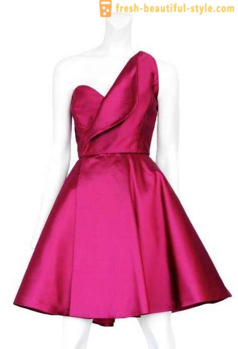 Rosa Kleid als Grundelement der Garderobe