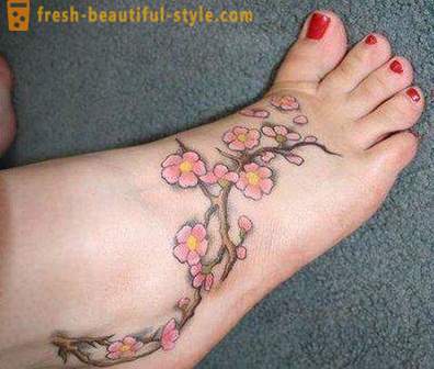 Tattoo auf den Beinen - ein kleiner Frauen Streich