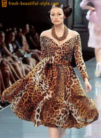 Leopard Kleid: was zu tragen und wie zu tragen?